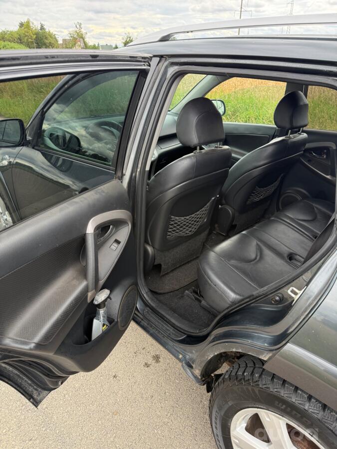Toyota RAV4 3 generation Crossover