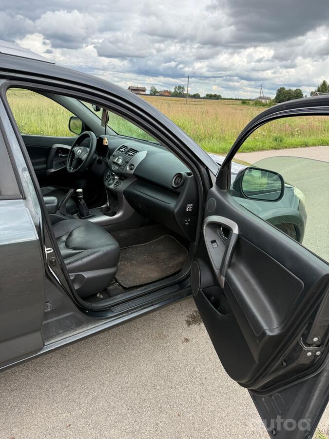Toyota RAV4 3 generation Crossover