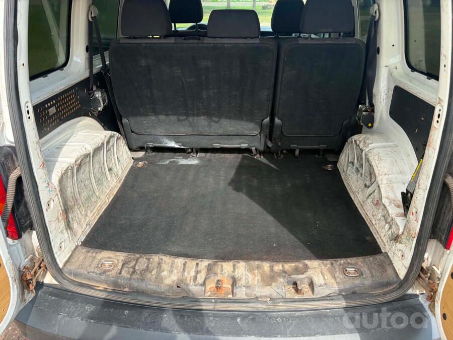 Volkswagen Caddy 4 generation Kombi Maxi minivan 4-doors