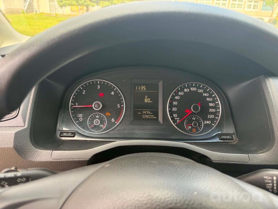 Volkswagen Caddy 4 generation Kombi Maxi minivan 4-doors