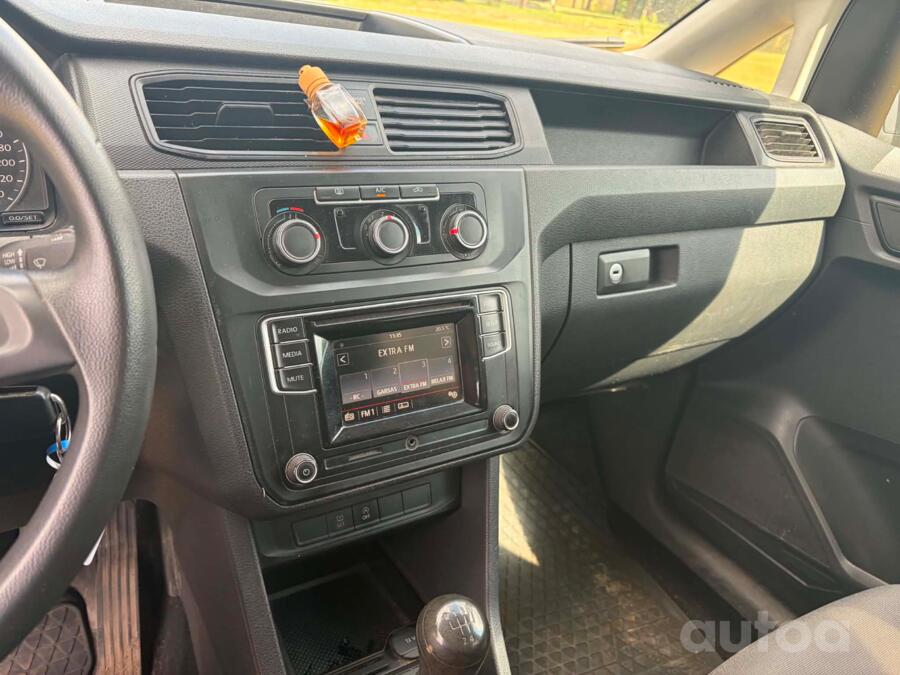 Volkswagen Caddy 4 generation Kombi Maxi minivan 4-doors