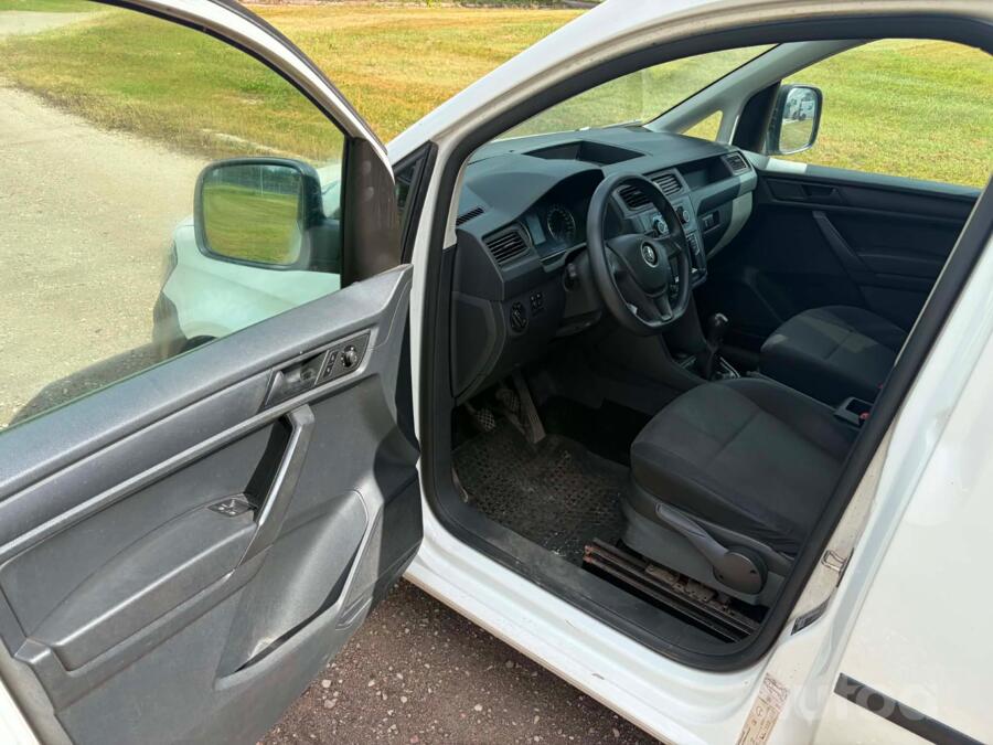 Volkswagen Caddy 4 generation Kombi Maxi minivan 4-doors