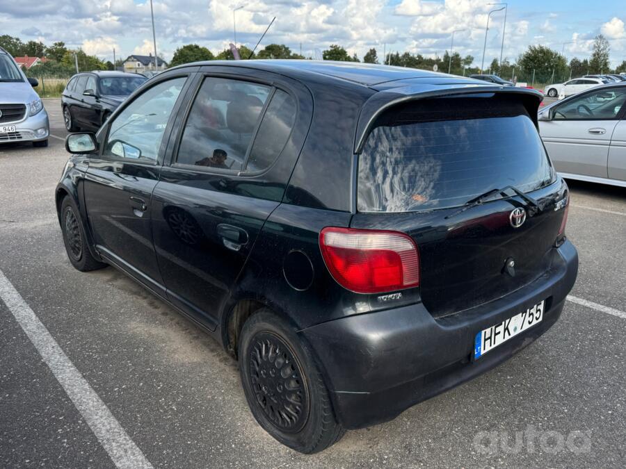 Toyota Yaris 1 generation