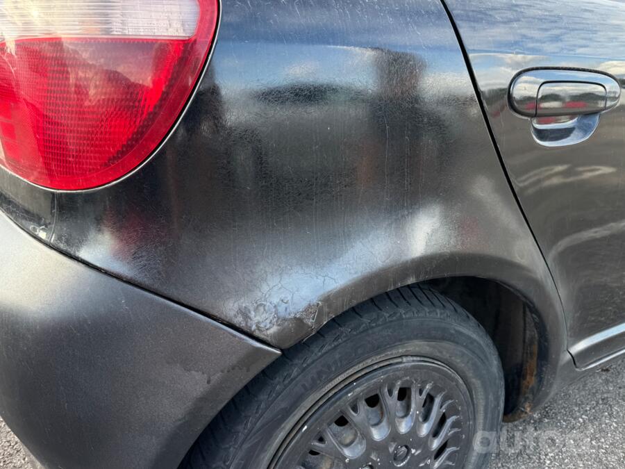 Toyota Yaris 1 generation