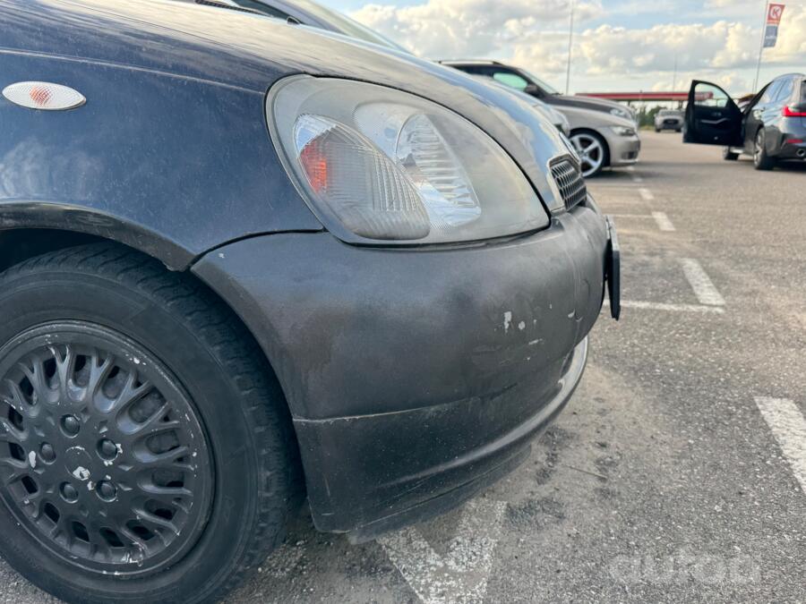 Toyota Yaris 1 generation