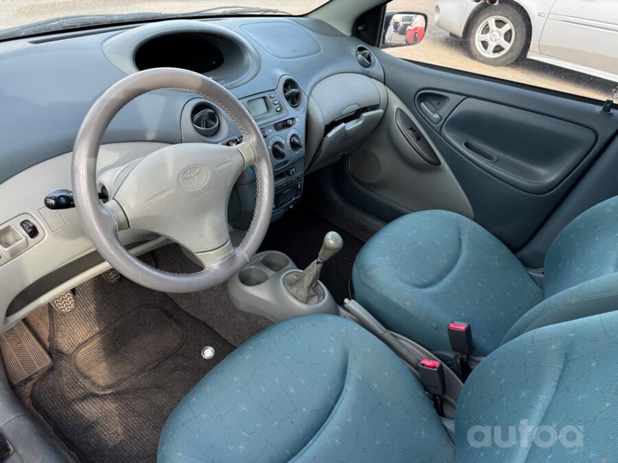 Toyota Yaris 1 generation