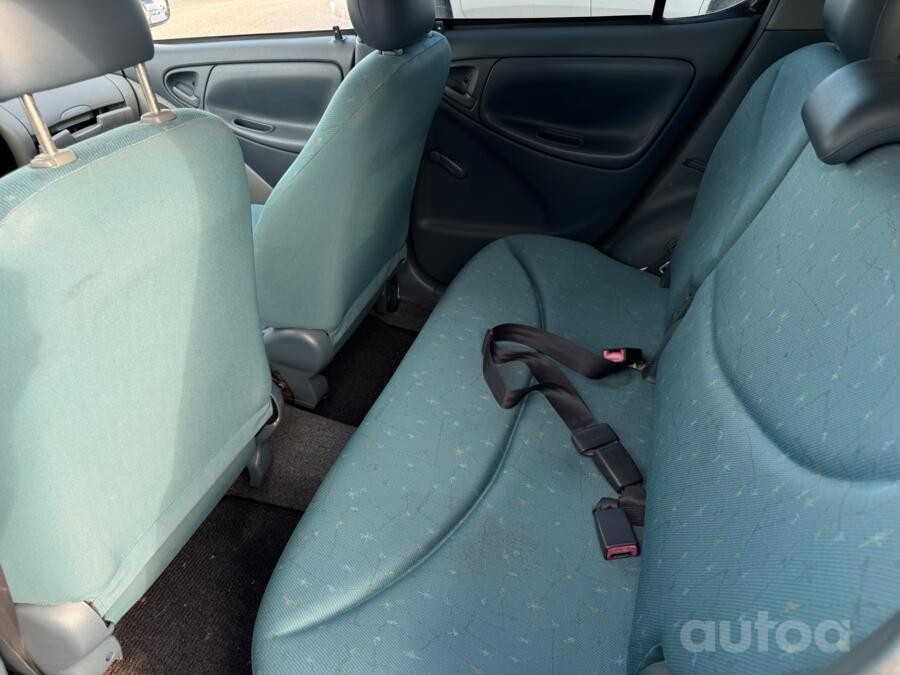 Toyota Yaris 1 generation