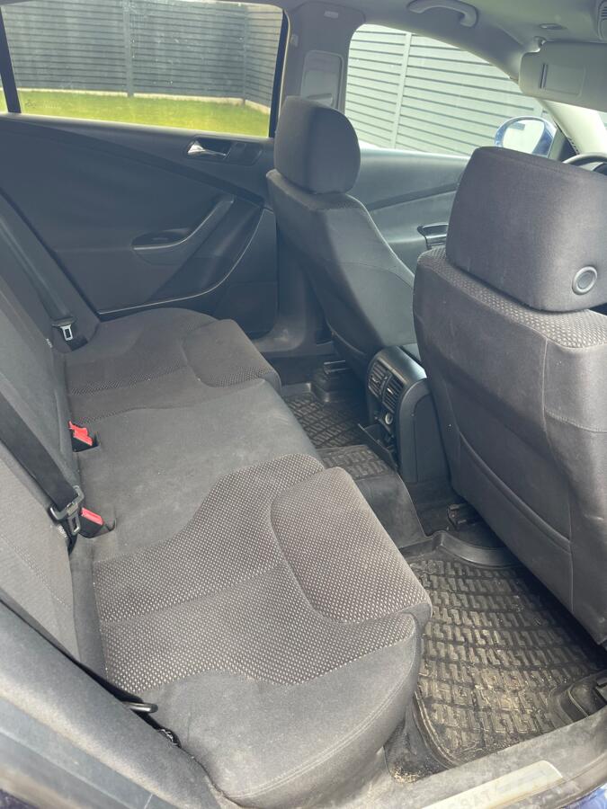 Volkswagen Passat B6 Sedan 4-doors