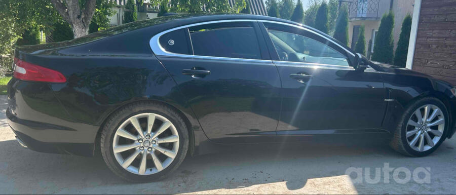 Jaguar XF
