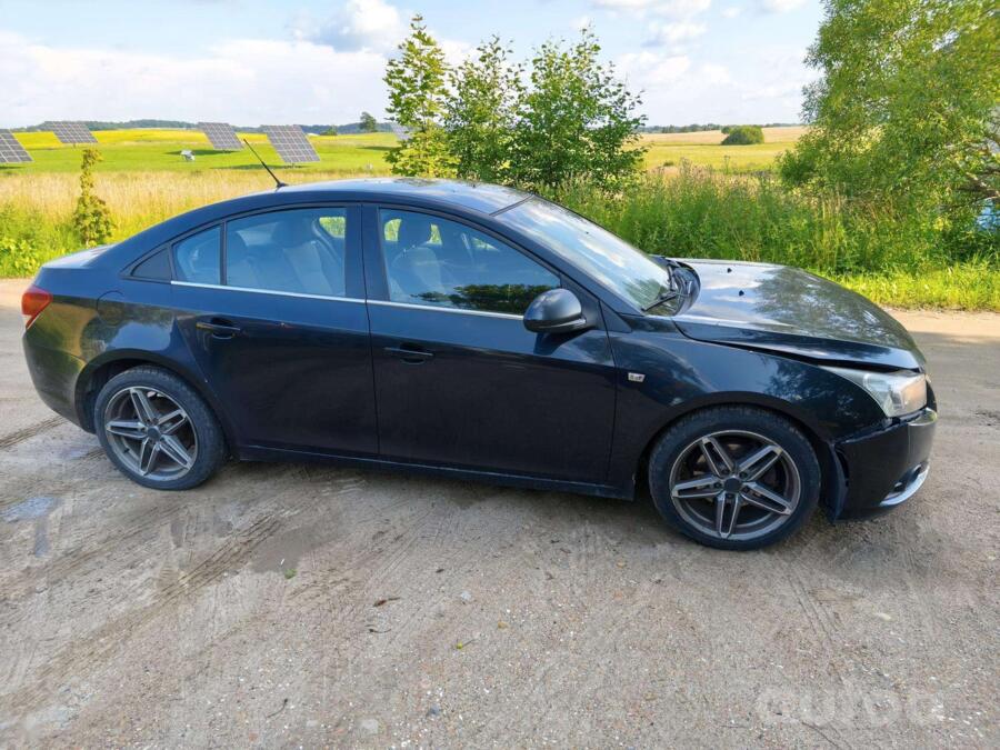 Chevrolet Cruze J300 Sedan