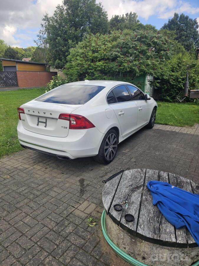 Volvo S60 2 generation [restyling] Sedan 4-doors