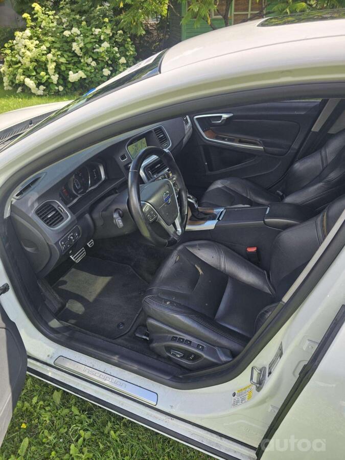 Volvo S60 2 generation [restyling] Sedan 4-doors
