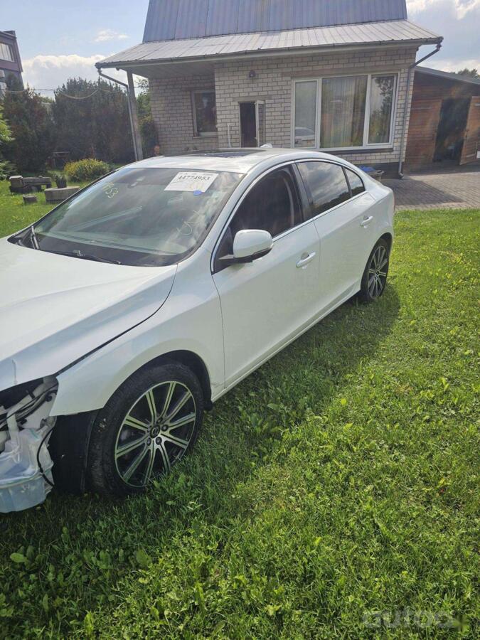 Volvo S60 2 generation [restyling] Sedan 4-doors