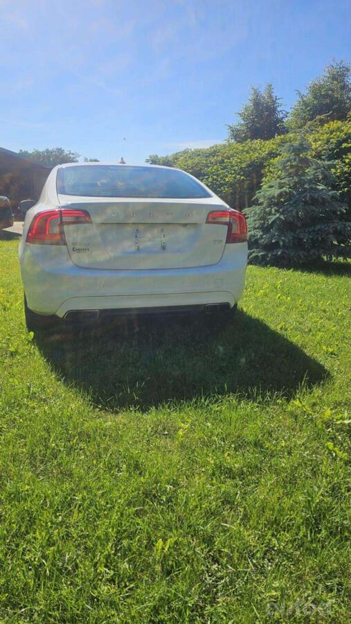 Volvo S60 2 generation [restyling] Sedan 4-doors