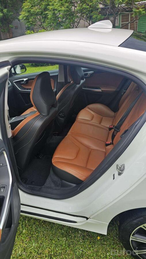 Volvo S60 2 generation [restyling] Sedan 4-doors