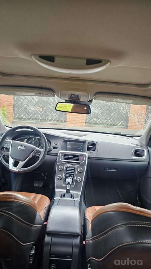 Volvo S60 2 generation [restyling] Sedan 4-doors
