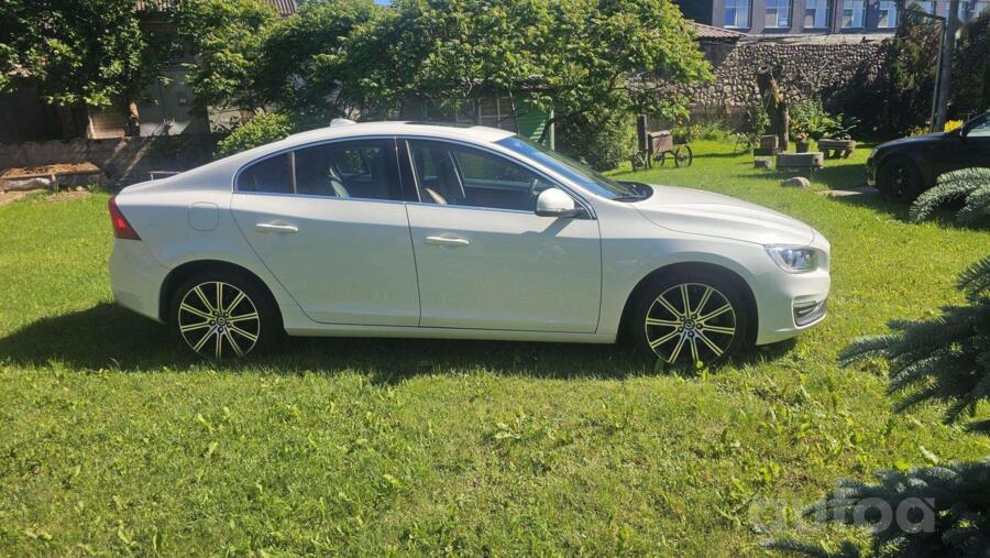 Volvo S60 2 generation [restyling] Sedan 4-doors