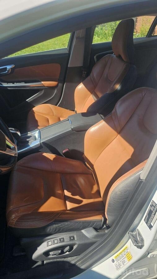 Volvo S60 2 generation [restyling] Sedan 4-doors