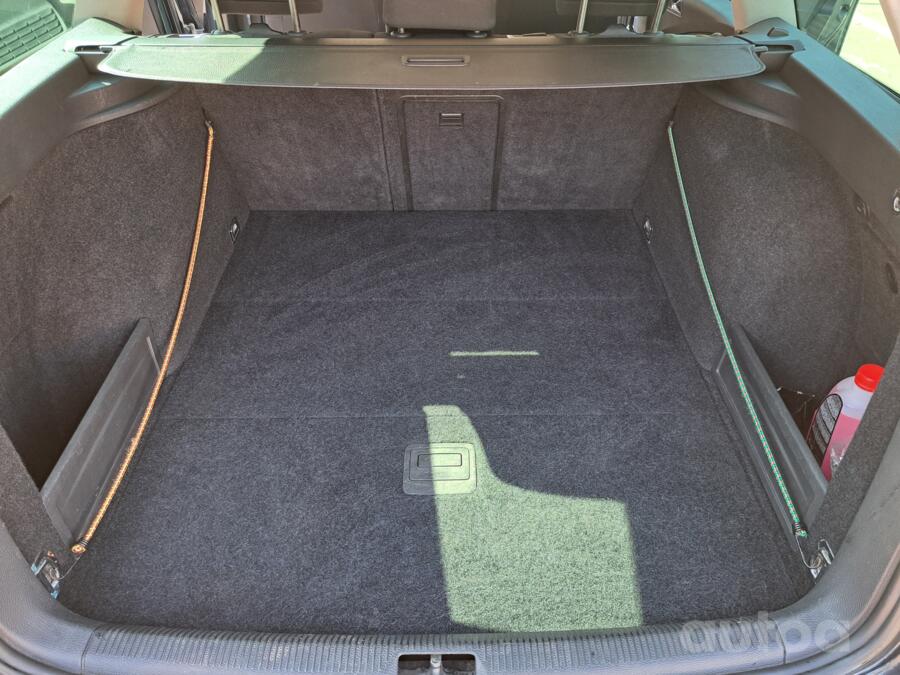 Volkswagen Passat B6 wagon 5-doors
