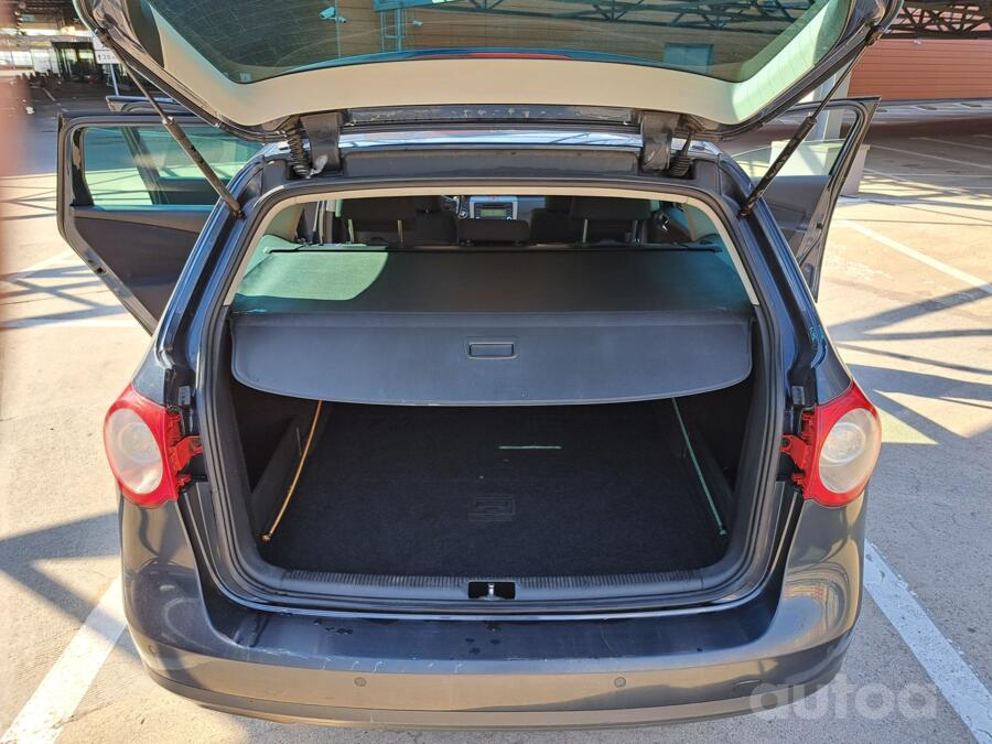 Volkswagen Passat B6 wagon 5-doors