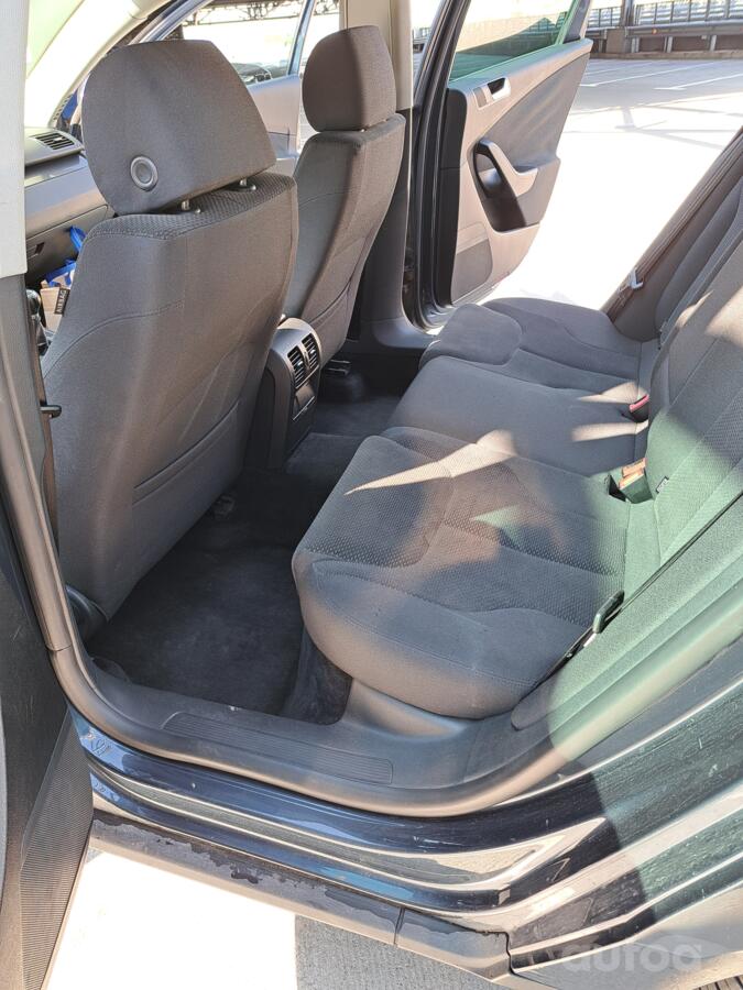 Volkswagen Passat B6 wagon 5-doors
