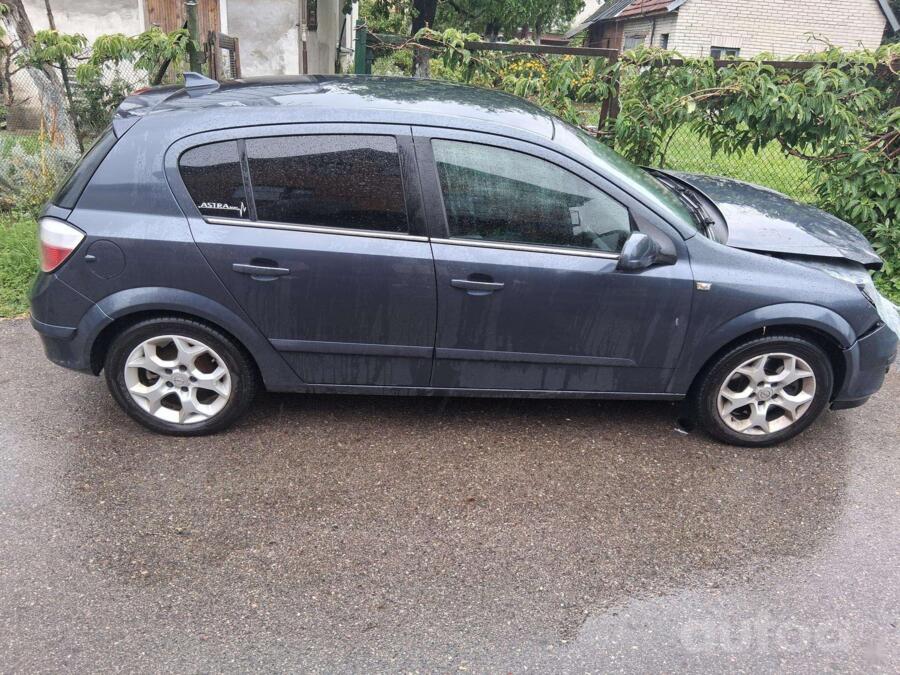 Opel Astra H Hatchback