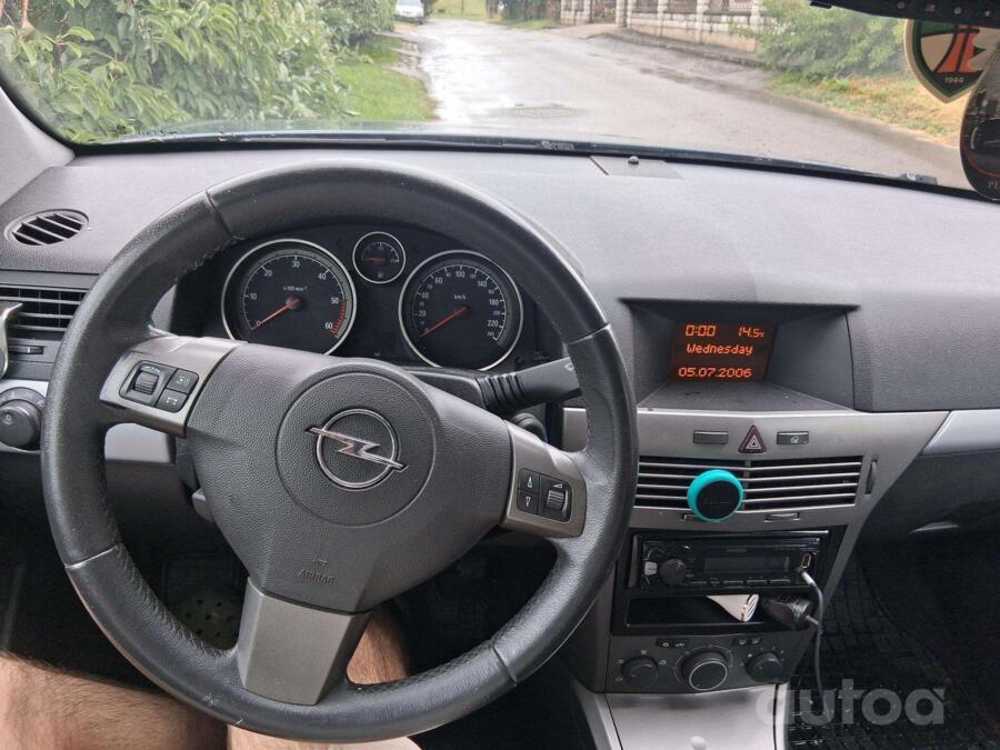 Opel Astra H Hatchback