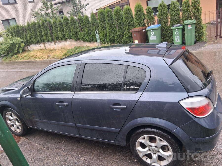 Opel Astra H Hatchback