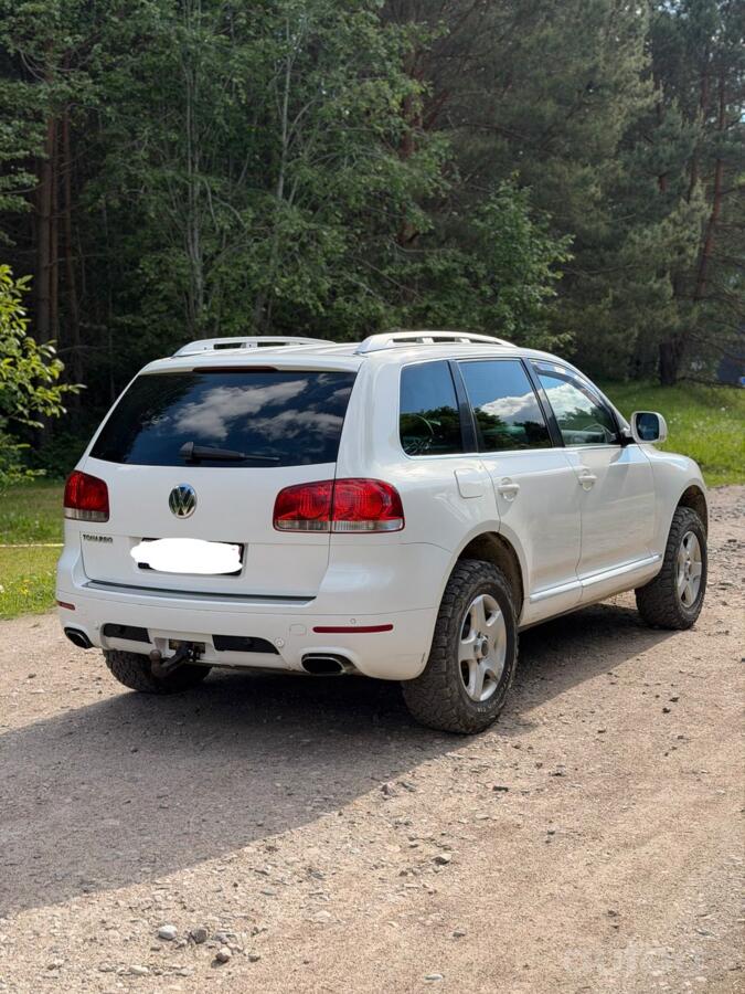 Volkswagen Touareg 1 generation Crossover