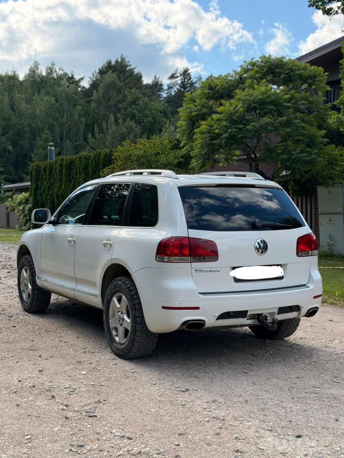 Volkswagen Touareg 1 generation Crossover