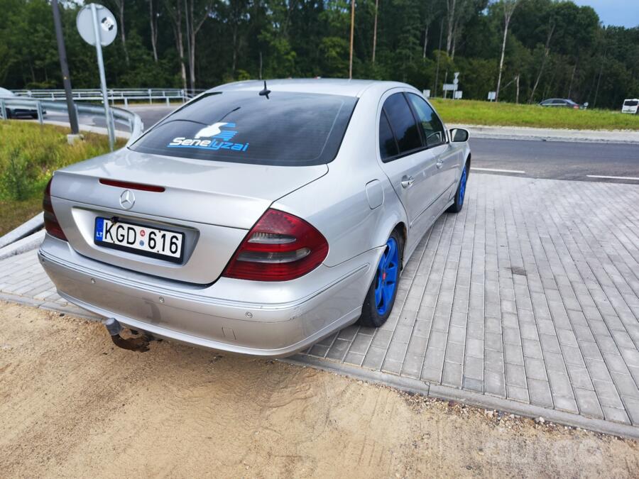 Mercedes-Benz E-Class W211 Sedan