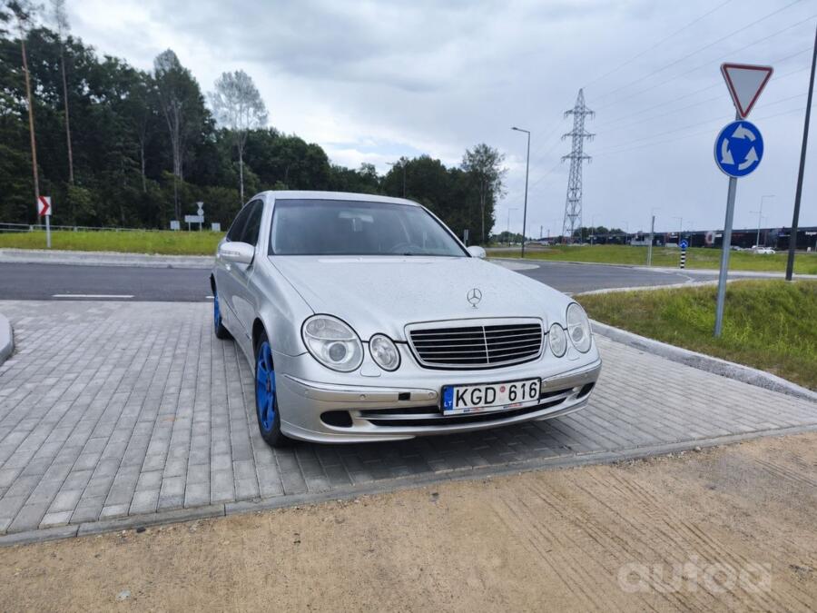 Mercedes-Benz E-Class W211 Sedan
