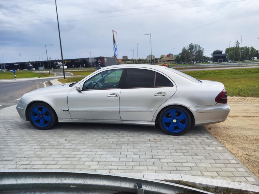 Mercedes-Benz E-Class W211 Sedan