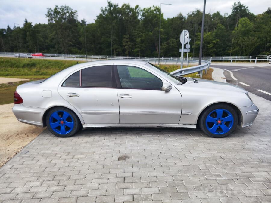 Mercedes-Benz E-Class W211 Sedan