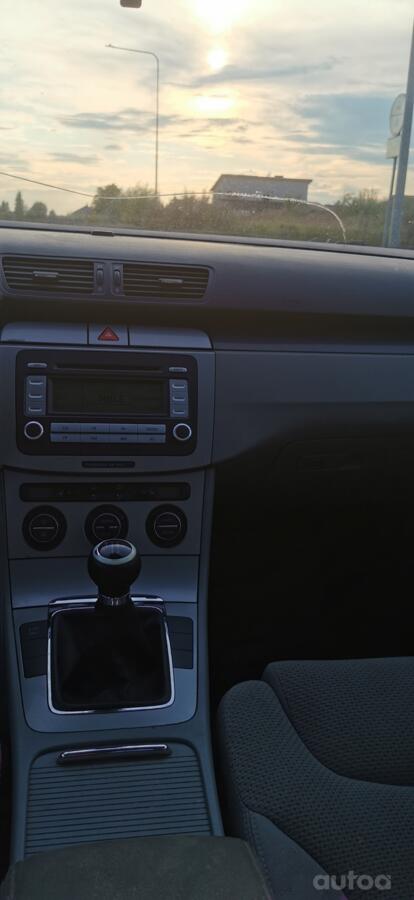 Volkswagen Passat B6 Sedan 4-doors