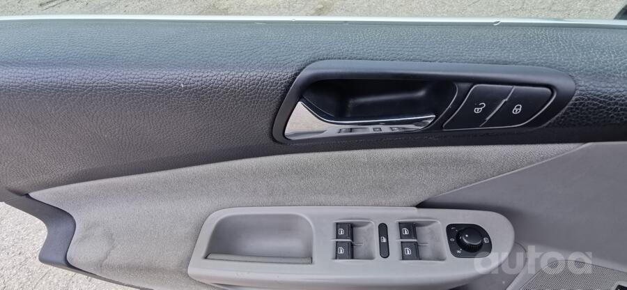 Volkswagen Passat B6 Sedan 4-doors
