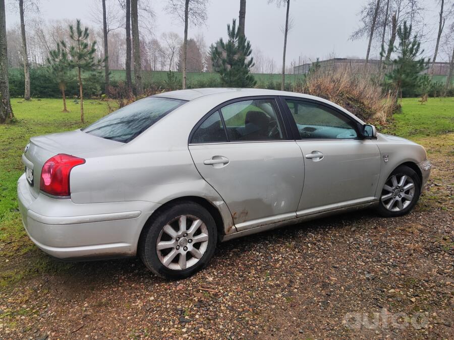 Toyota Avensis 2 generation Sedan