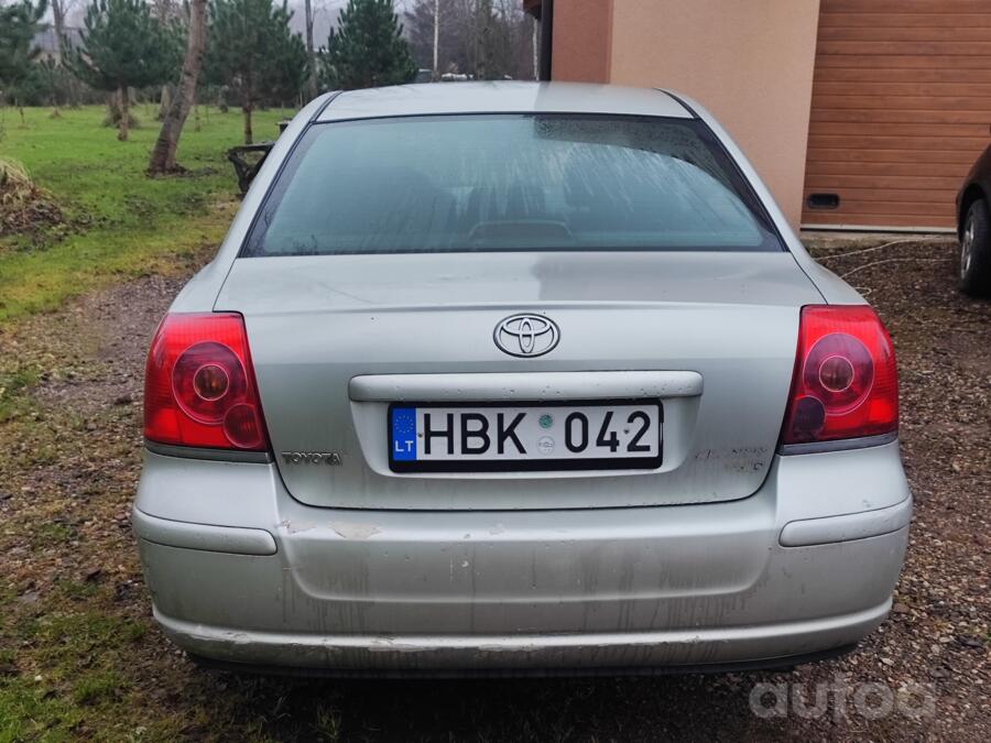 Toyota Avensis 2 generation Sedan