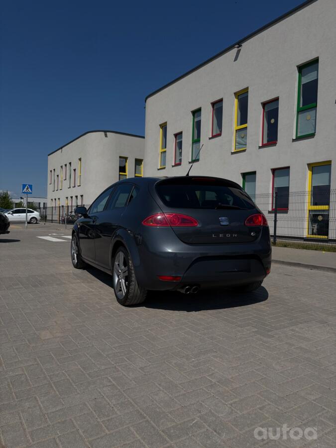 SEAT Leon 2 generation Hatchback 5-doors