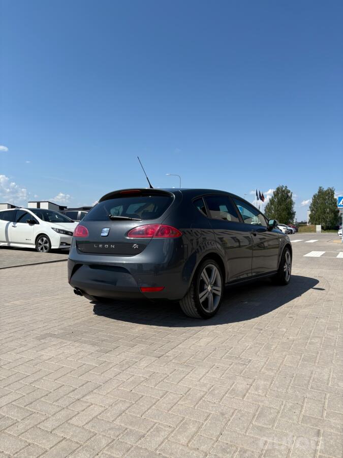 SEAT Leon 2 generation Hatchback 5-doors