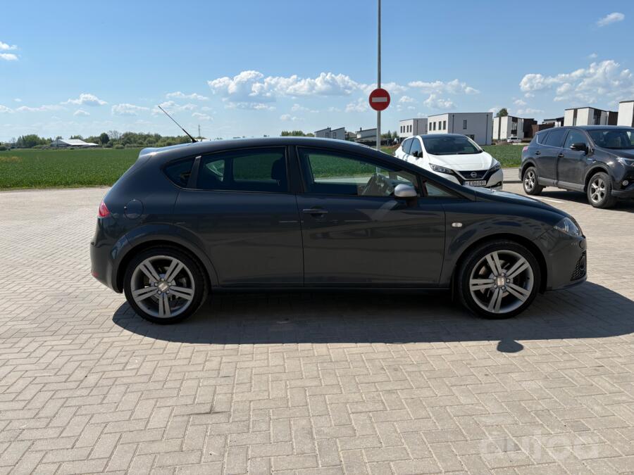 SEAT Leon 2 generation Hatchback 5-doors