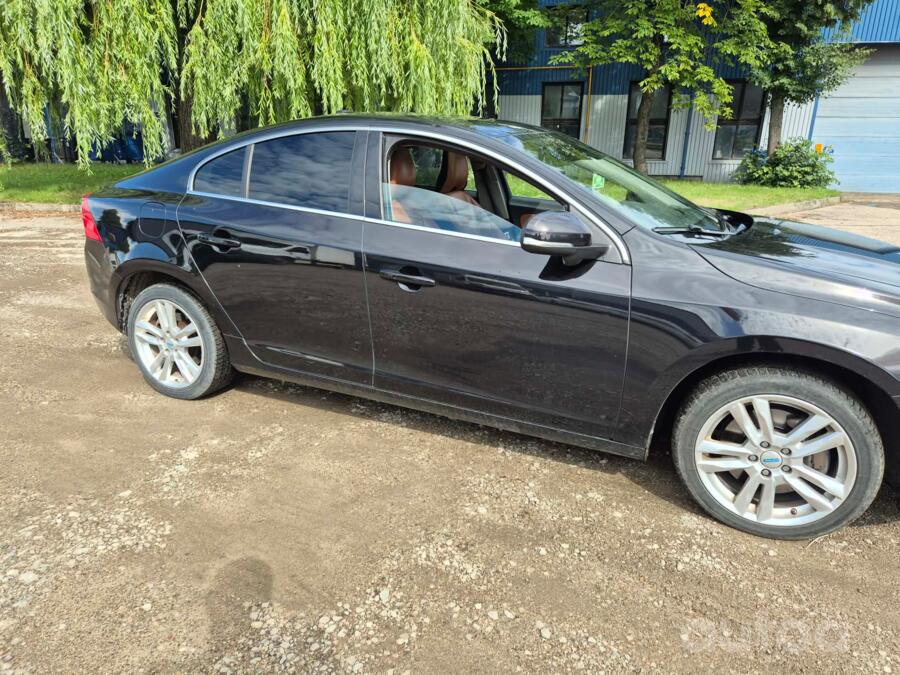 Volvo S60 2 generation Sedan
