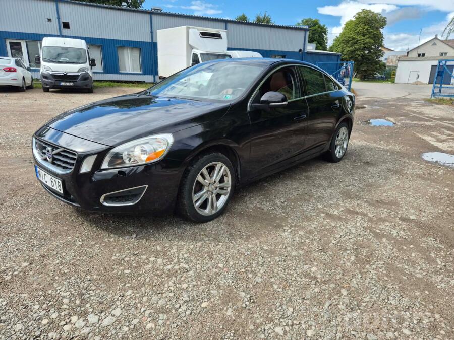 Volvo S60 2 generation Sedan