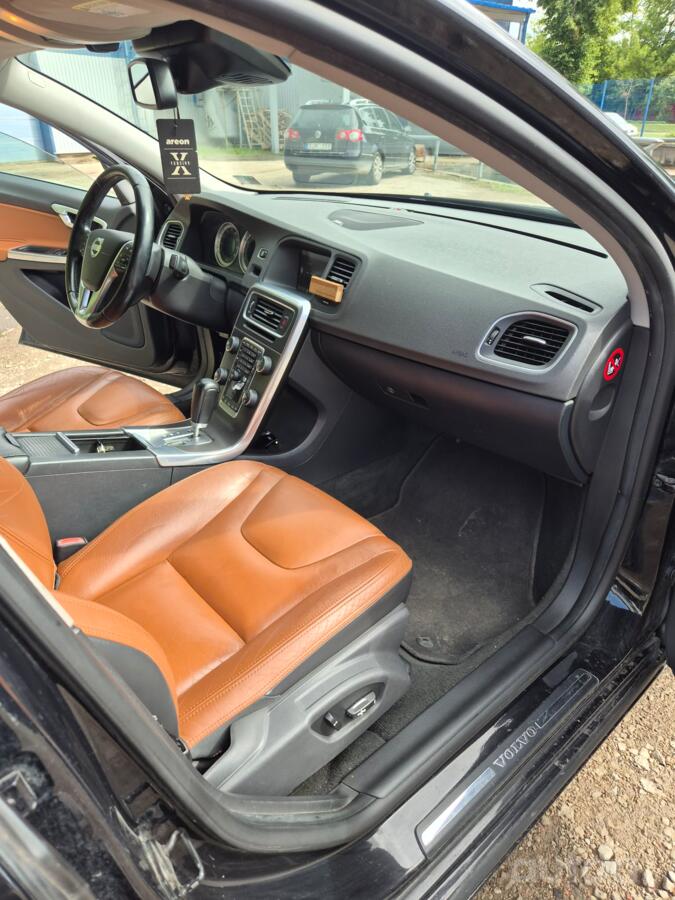 Volvo S60 2 generation Sedan