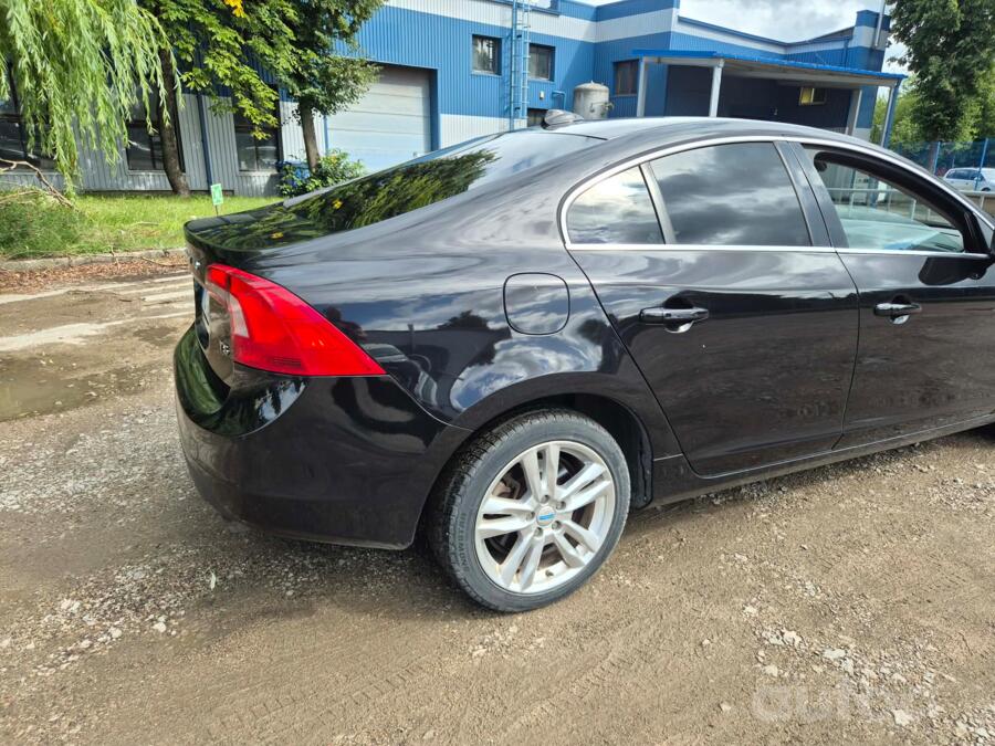 Volvo S60 2 generation Sedan