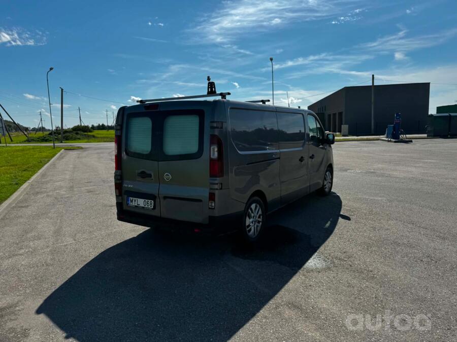 Nissan NV 1 generation Minivan