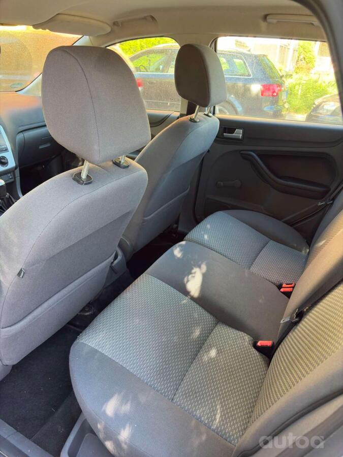 Ford Focus 2 generation wagon 5-doors