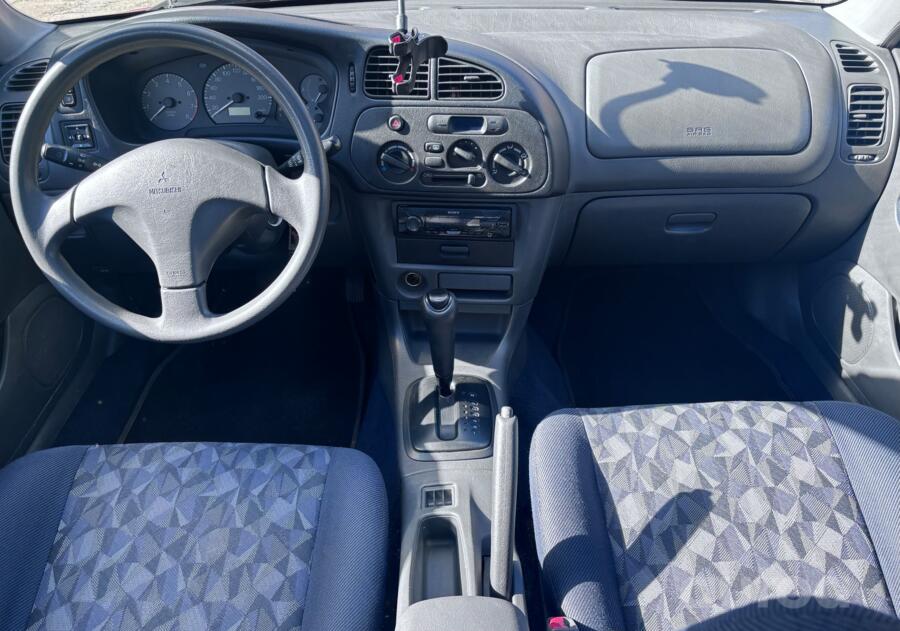 Mitsubishi Colt 5 generation