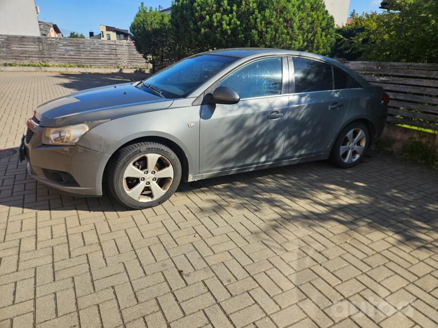 Chevrolet Cruze J300 Sedan