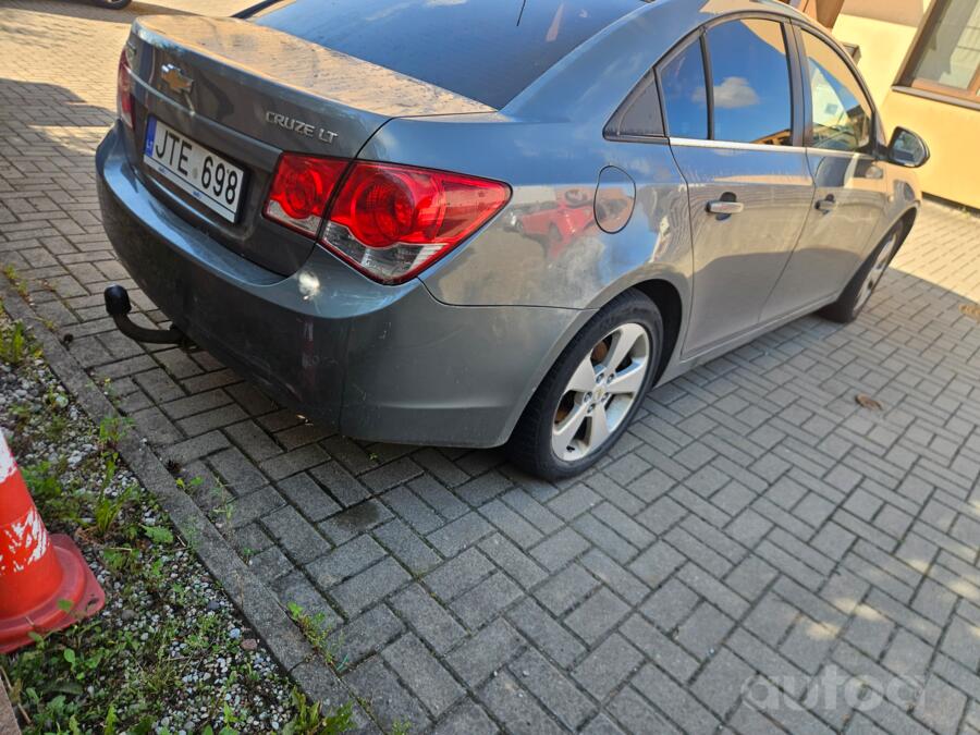 Chevrolet Cruze J300 Sedan